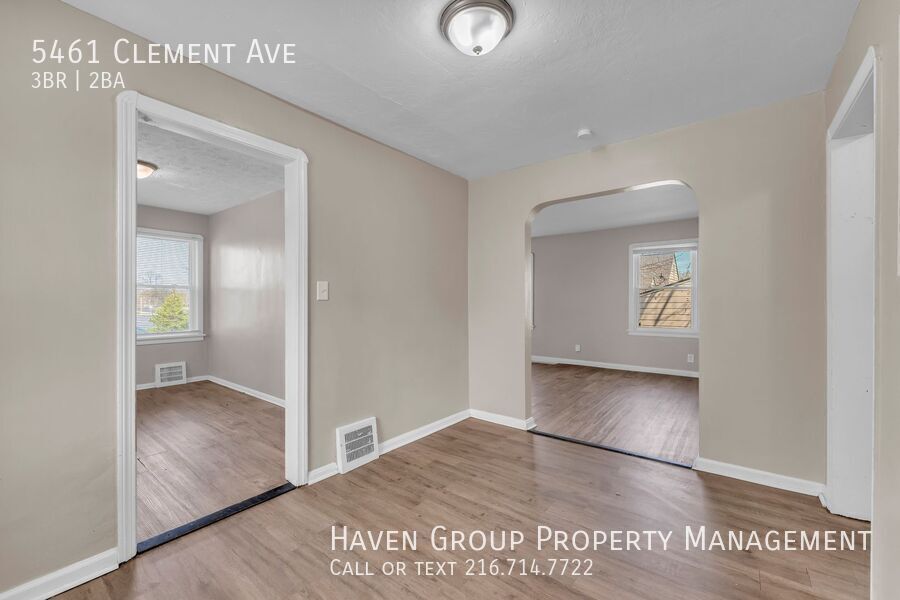 5461 Clement Ave, Maple Heights, Ohio, 44137- Spacious 3-bed 1.5 -bath single-family home! property image