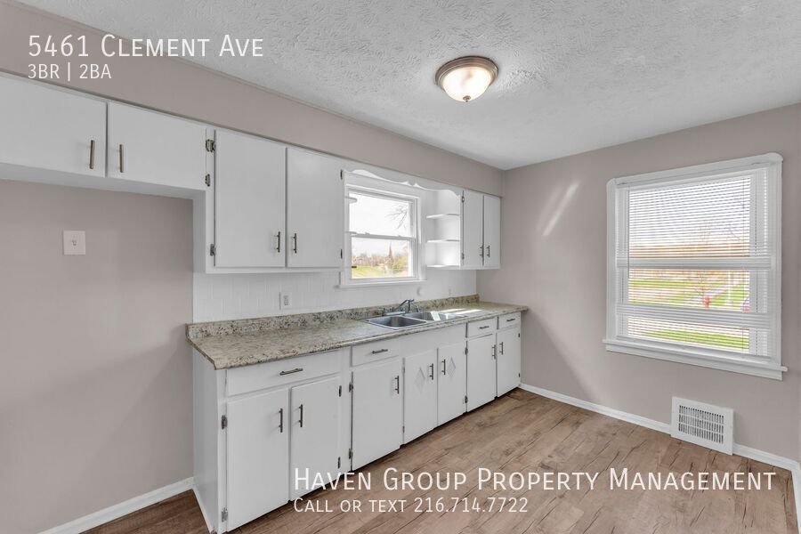 5461 Clement Ave, Maple Heights, Ohio, 44137- Spacious 3-bed 1.5 -bath single-family home! property image