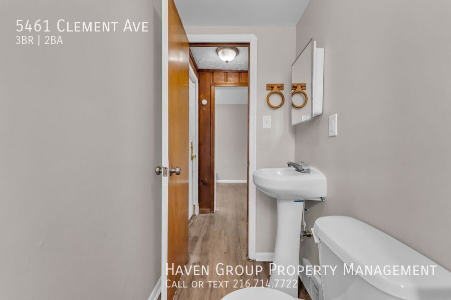 5461 Clement Ave, Maple Heights, Ohio, 44137- Spacious 3-bed 1.5 -bath single-family home! property image