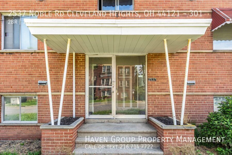 2537 Noble Rd | Apt 301, Cleveland Heights, Ohio, 44121 - Spacious 2-bed 1-bath apartment! property image