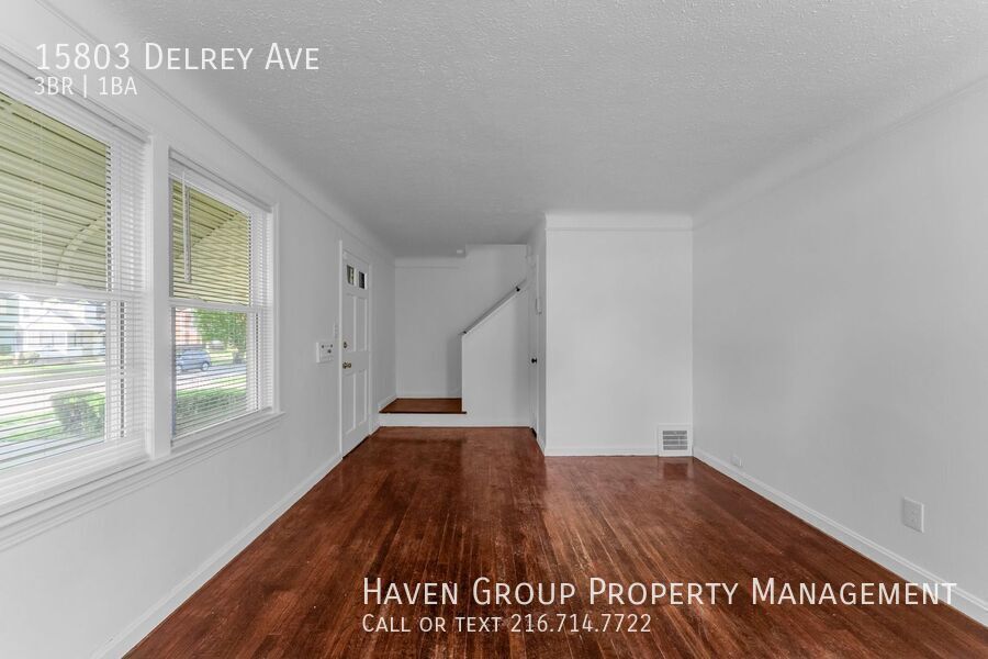 15803 Delrey Ave, Cleveland, Ohio, 44128- Spacious 3-bed 1 -bath single-family home! property image