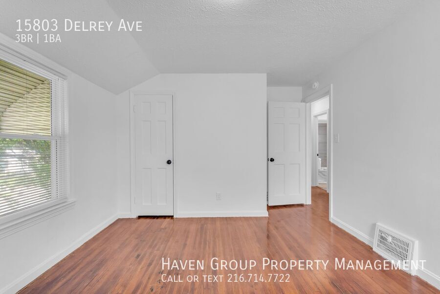 15803 Delrey Ave, Cleveland, Ohio, 44128- Spacious 3-bed 1 -bath single-family home! property image