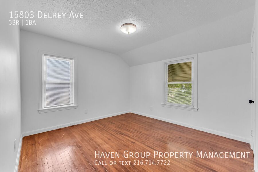 15803 Delrey Ave, Cleveland, Ohio, 44128- Spacious 3-bed 1 -bath single-family home! property image