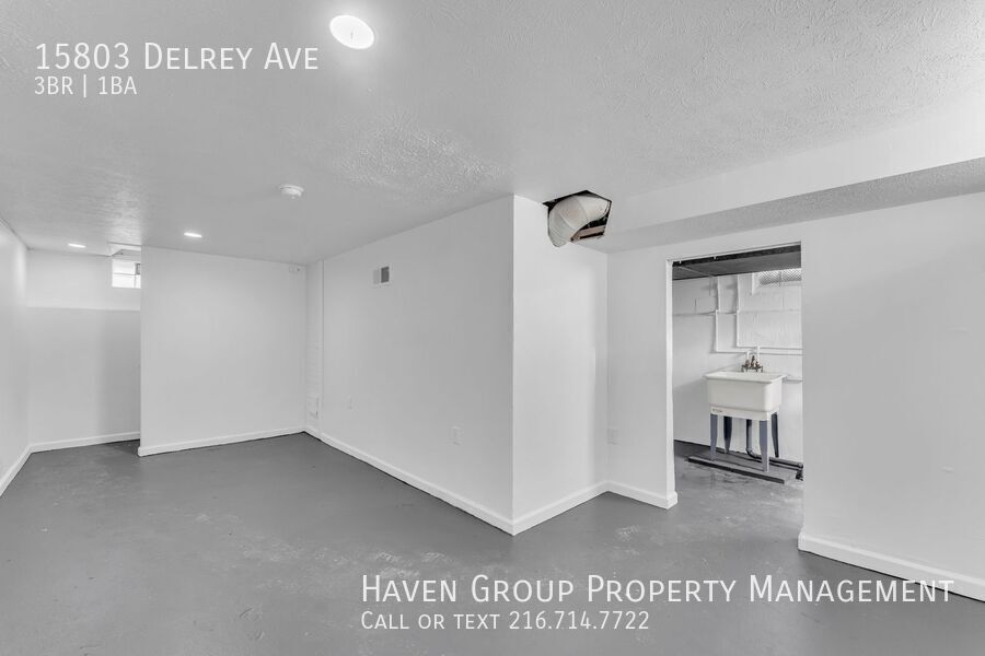 15803 Delrey Ave, Cleveland, Ohio, 44128- Spacious 3-bed 1 -bath single-family home! property image