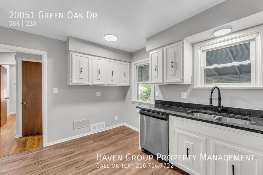 20051 Green Oak Dr, Euclid, Ohio, 44117- Spacious 3-bed 1.5 -bath single-family home! property image