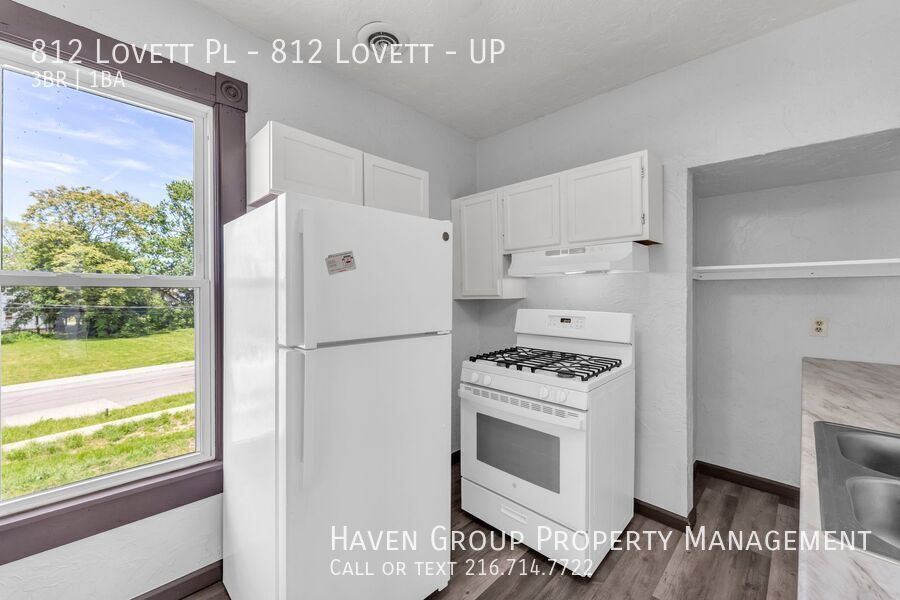 812 Lovett PIace | UP, Lorain, Ohio, 44052 - Spacious 3-bed 1-bath multi-family home! property image