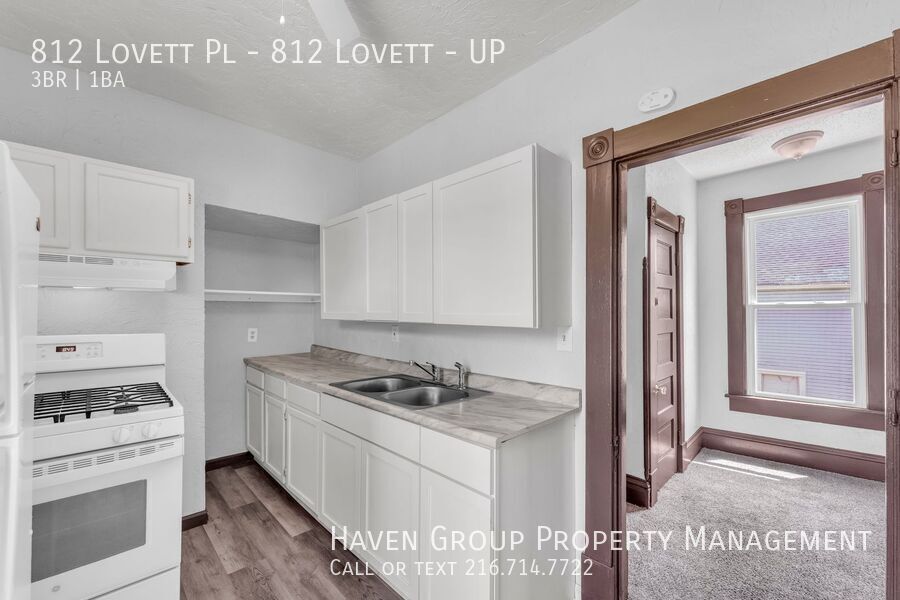 812 Lovett PIace | UP, Lorain, Ohio, 44052 - Spacious 3-bed 1-bath multi-family home! property image