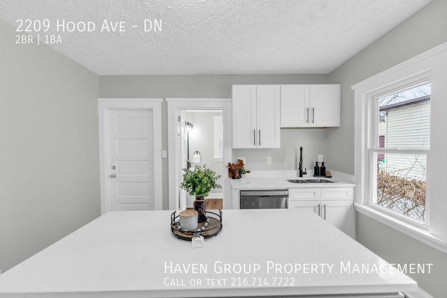 2209 Hood Ave| DN, Cleveland, Ohio, 44109 - Spacious 2-bed 1-bath multi-family home! property image