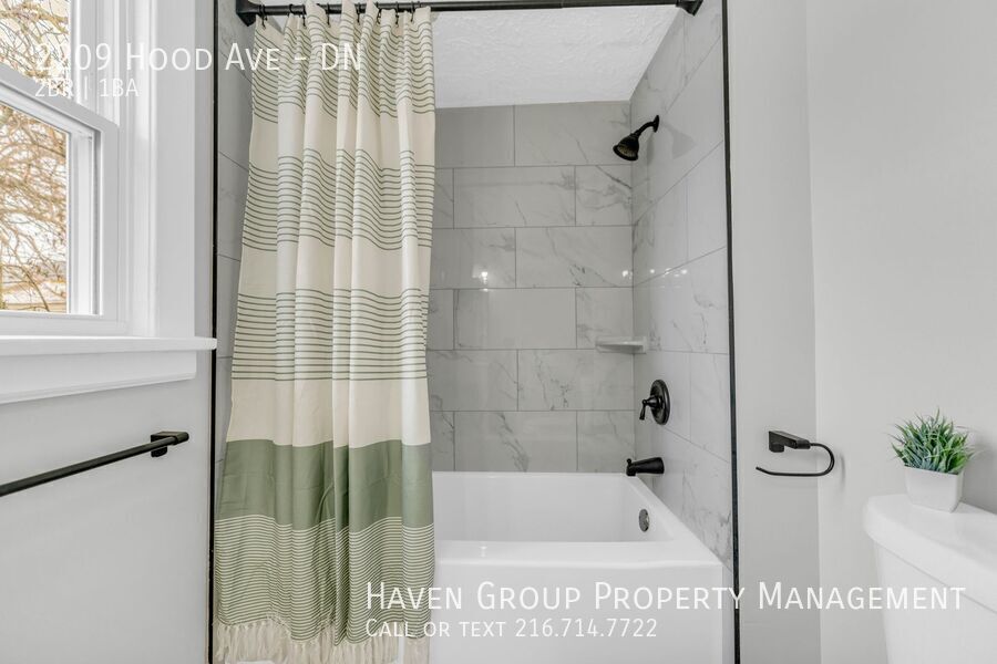 2209 Hood Ave| DN, Cleveland, Ohio, 44109 - Spacious 2-bed 1-bath multi-family home! property image