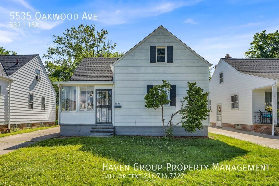 5535 Oakwood Ave, Maple Heights, Ohio, 44137- Spacious 3-bed 1 -bath single-family home! property image