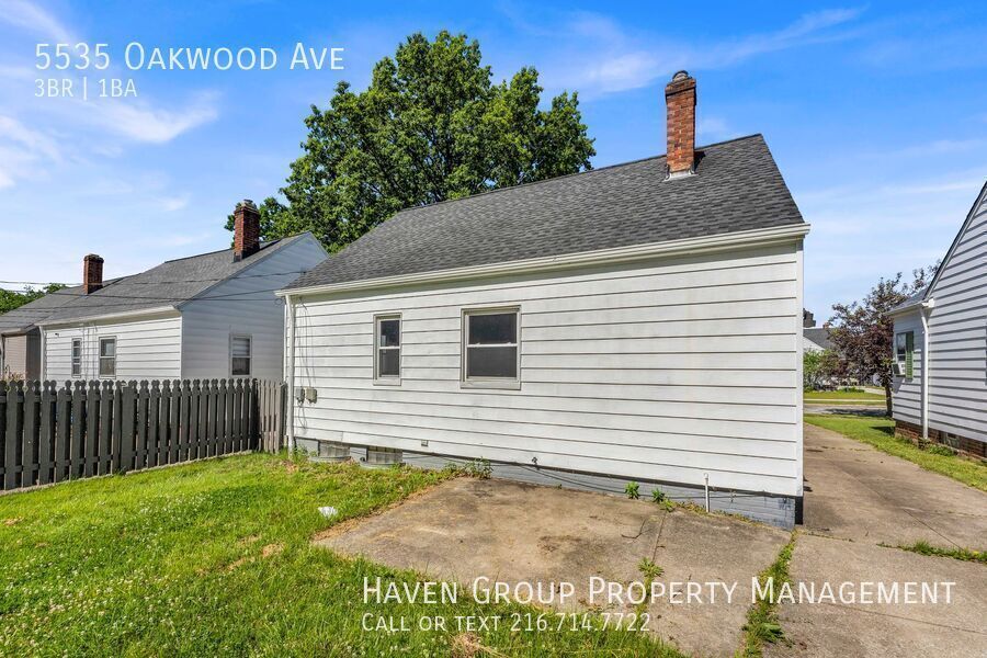 5535 Oakwood Ave, Maple Heights, Ohio, 44137- Spacious 3-bed 1 -bath single-family home! property image