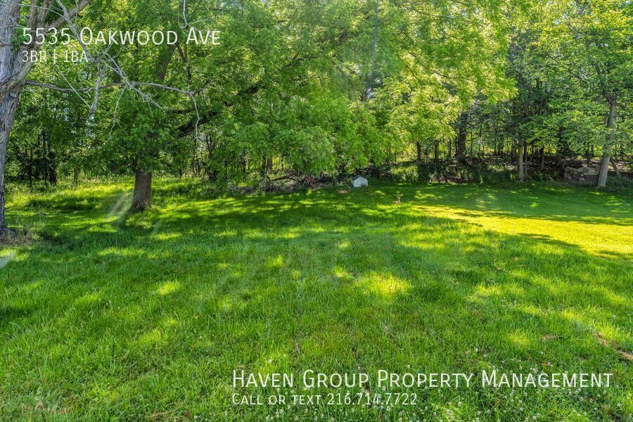 5535 Oakwood Ave, Maple Heights, Ohio, 44137- Spacious 3-bed 1 -bath single-family home! property image