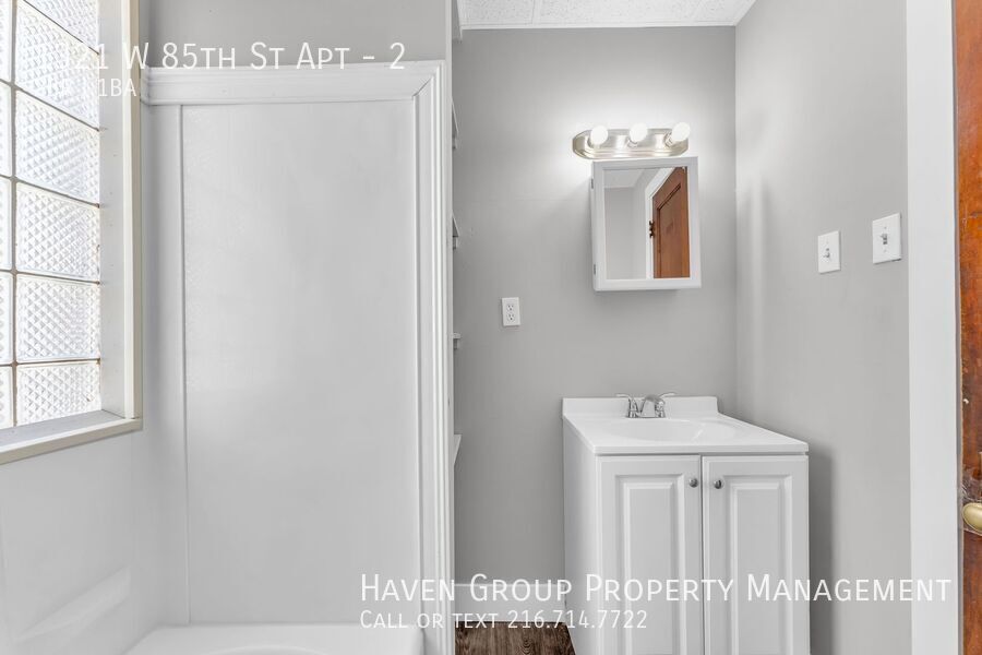1321 W 85th St | Apt 2, Cleveland, Ohio, 44102 - Spacious 2-bed 1-bath apartment! property image