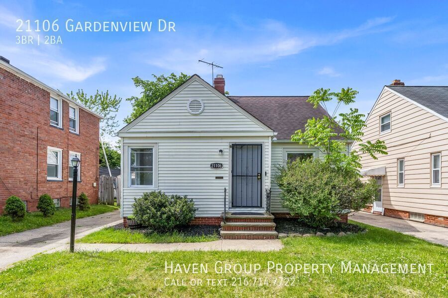 21106 Gardenview Dr, Maple Heights, Ohio, 44137- Spacious 3-bed 2-bath single-family home! property image