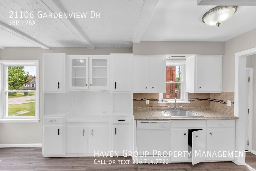 21106 Gardenview Dr, Maple Heights, Ohio, 44137- Spacious 3-bed 2-bath single-family home! property image