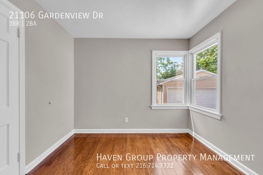 21106 Gardenview Dr, Maple Heights, Ohio, 44137- Spacious 3-bed 2-bath single-family home! property image