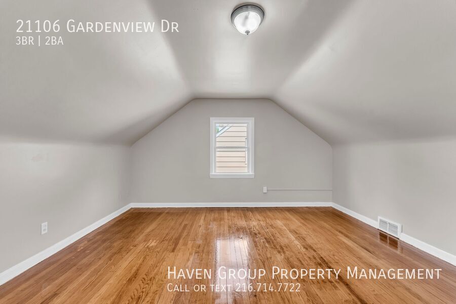 21106 Gardenview Dr, Maple Heights, Ohio, 44137- Spacious 3-bed 2-bath single-family home! property image