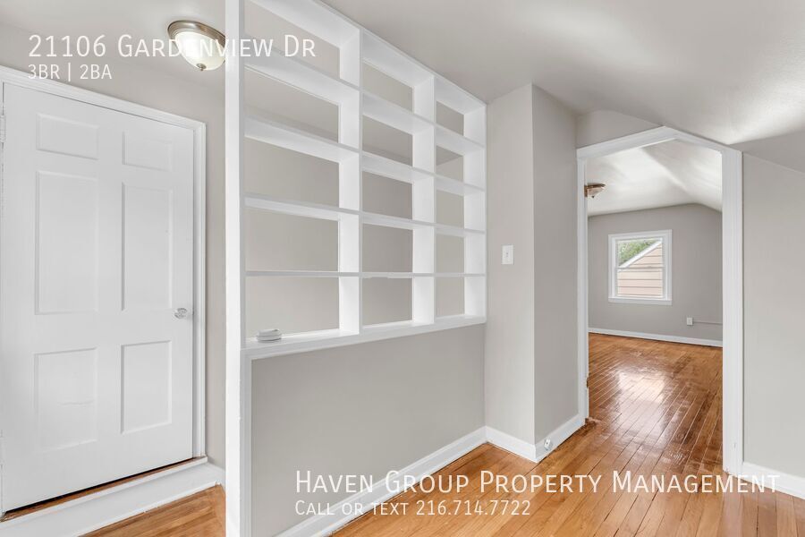 21106 Gardenview Dr, Maple Heights, Ohio, 44137- Spacious 3-bed 2-bath single-family home! property image