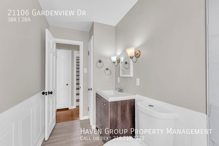 21106 Gardenview Dr, Maple Heights, Ohio, 44137- Spacious 3-bed 2-bath single-family home! property image