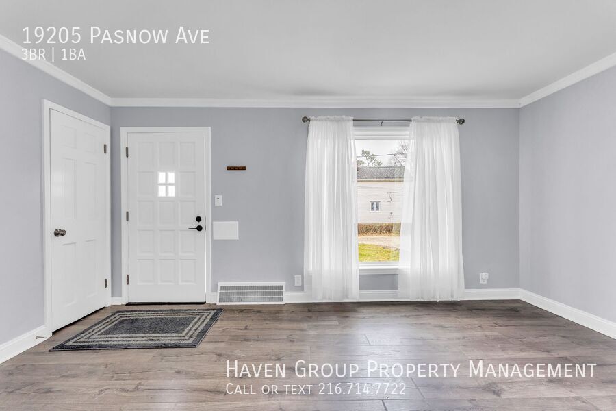 19205 Pasnow Ave, Euclid - Spacious 3-bed 1-bath single-family home! property image