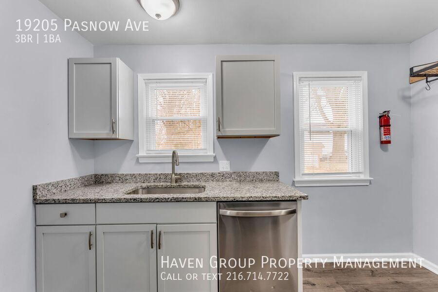19205 Pasnow Ave, Euclid - Spacious 3-bed 1-bath single-family home! property image