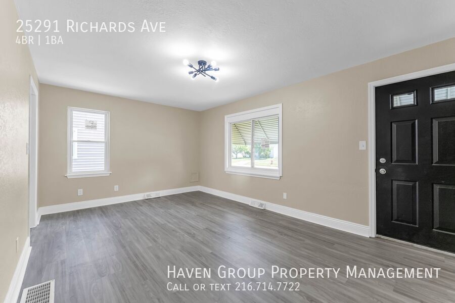 25291 Richards Ave, Euclid, Ohio, 44132- Spacious 4-bed 1-bath single-family home! property image