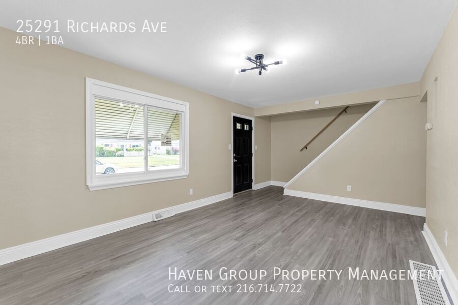 25291 Richards Ave, Euclid, Ohio, 44132- Spacious 4-bed 1-bath single-family home! property image