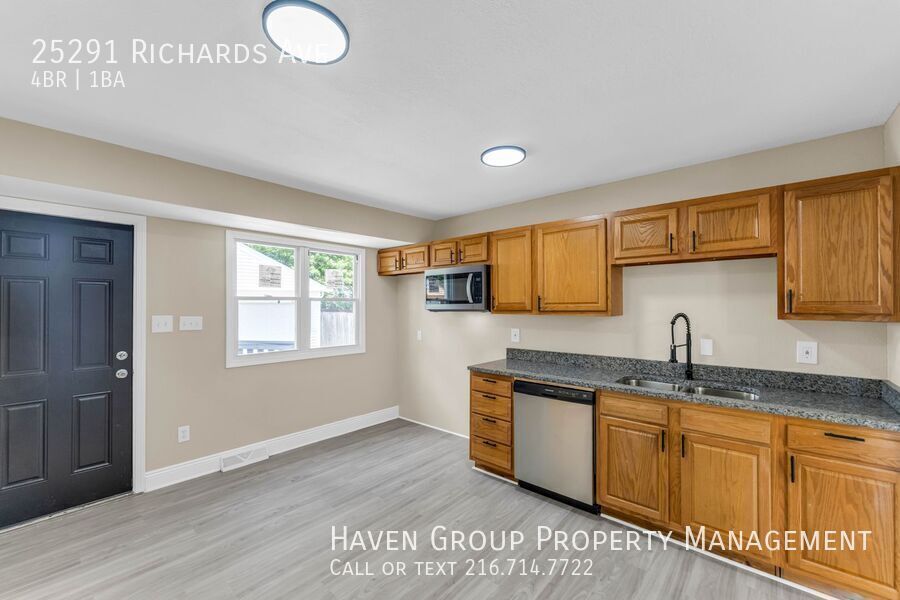 25291 Richards Ave, Euclid, Ohio, 44132- Spacious 4-bed 1-bath single-family home! property image