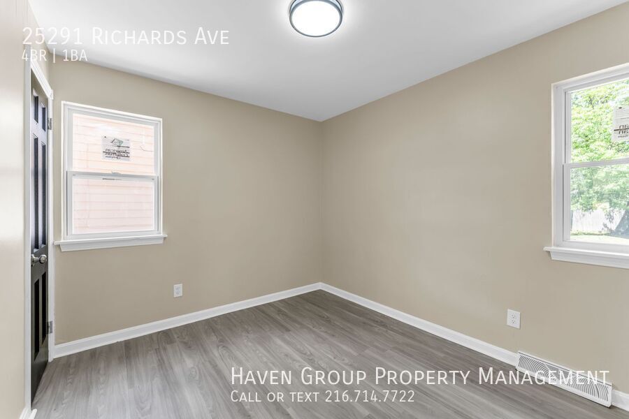 25291 Richards Ave, Euclid, Ohio, 44132- Spacious 4-bed 1-bath single-family home! property image