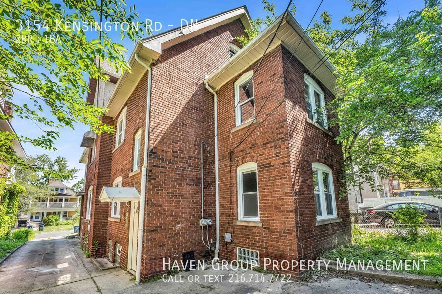 3154 Kensington Rd | DN, Cleveland Heights, Ohio, 44118 - Spacious 2-bed 1-bath multi-family home! property image