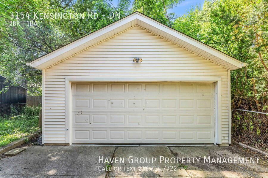 3154 Kensington Rd | DN, Cleveland Heights, Ohio, 44118 - Spacious 2-bed 1-bath multi-family home! property image