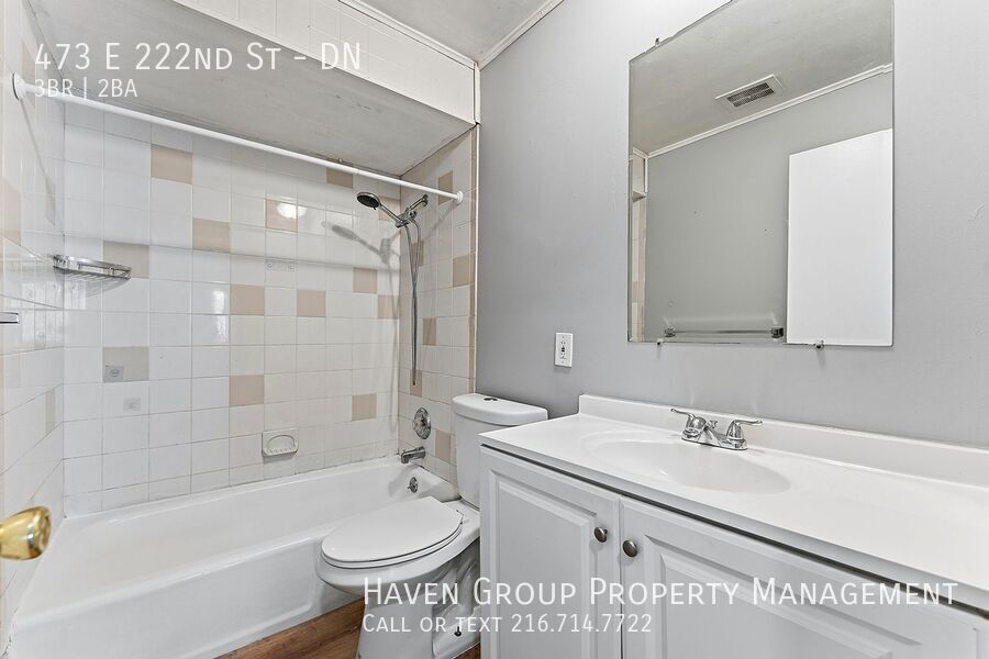473 E 222nd St | DN, Euclid, Ohio, 44123 - Spacious 3-bed 1.5-bath multi-family home! property image