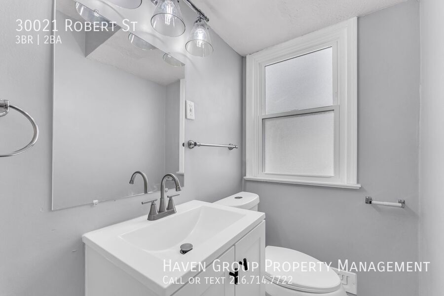 30021 Robert St, Wickliffe, OH 44092- Spacious 3-bed 1.5 -bath single-family home! property image