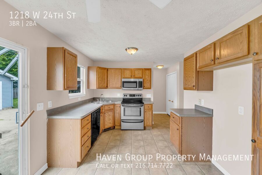 1218 W 24th St, Lorain, OH 44052- Spacious 3-bed 1.5 -bath single-family home! property image