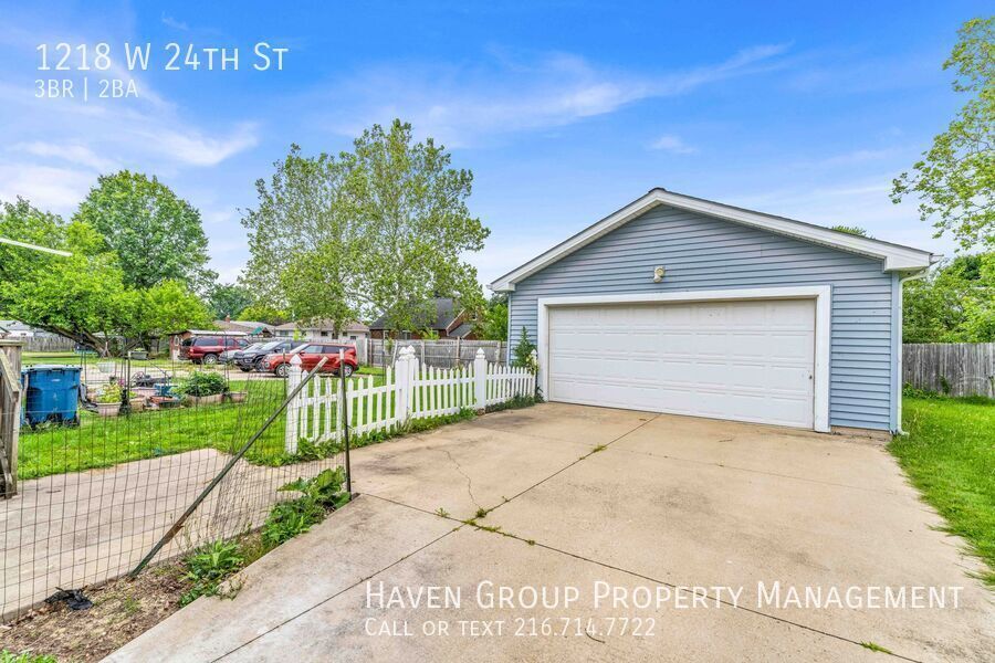 1218 W 24th St, Lorain, OH 44052- Spacious 3-bed 1.5 -bath single-family home! property image