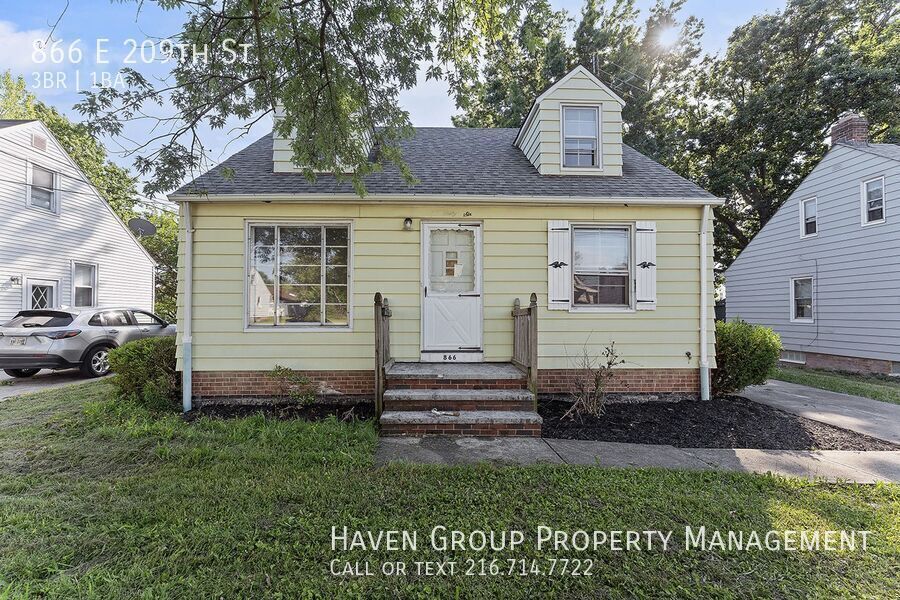 866 E 209th St, Euclid, OH 44119- Spacious 3-bed 1-bath single-family home! property image