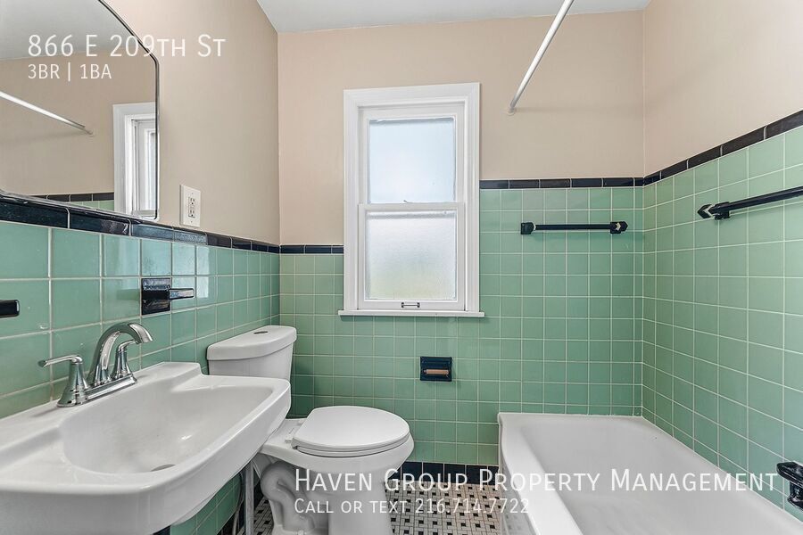866 E 209th St, Euclid, OH 44119- Spacious 3-bed 1-bath single-family home! property image