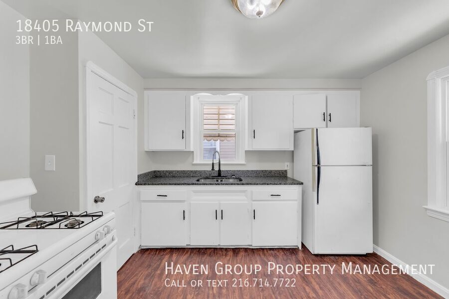18405 Raymond St, Maple Heights, OH 44137 - Spacious 3-bed 1-bath single-family home! property image