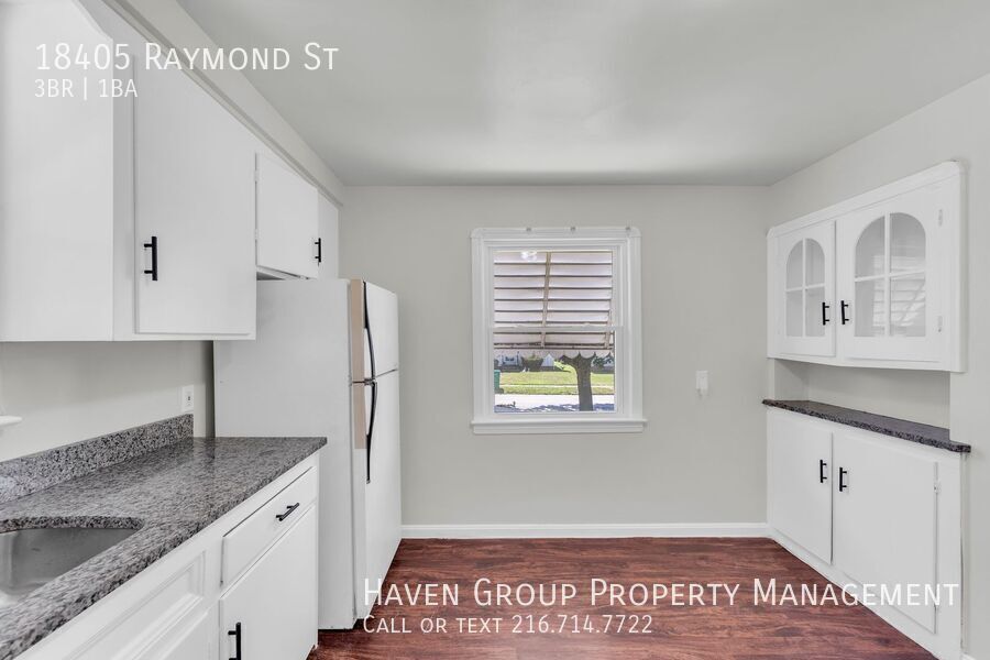 18405 Raymond St, Maple Heights, OH 44137 - Spacious 3-bed 1-bath single-family home! property image