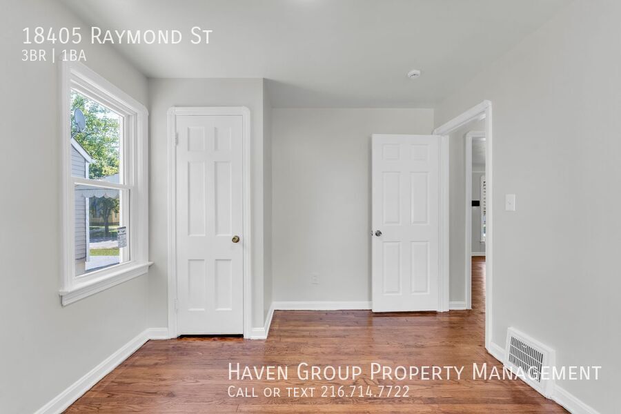 18405 Raymond St, Maple Heights, OH 44137 - Spacious 3-bed 1-bath single-family home! property image