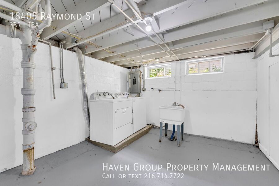 18405 Raymond St, Maple Heights, OH 44137 - Spacious 3-bed 1-bath single-family home! property image