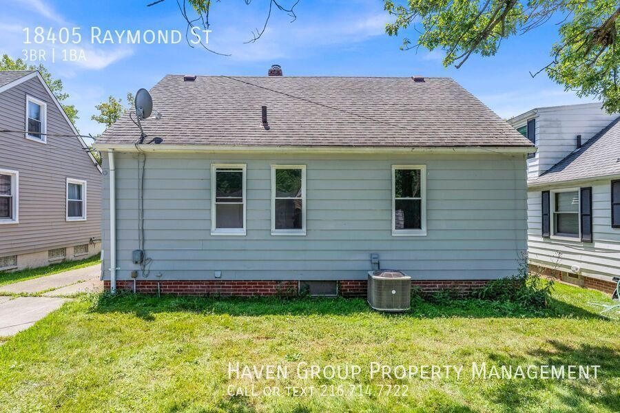 18405 Raymond St, Maple Heights, OH 44137 - Spacious 3-bed 1-bath single-family home! property image
