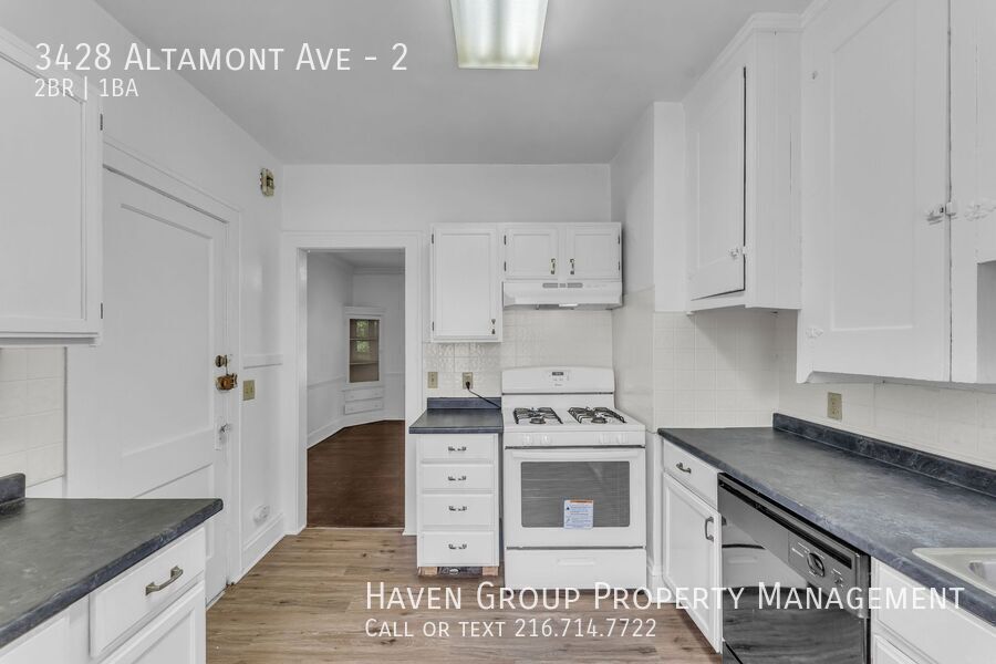 3428 Altamont Ave | Unit 2, Cleveland Heights, OH 44118 - Spacious 2-bed 1-bath multi-family home! property image