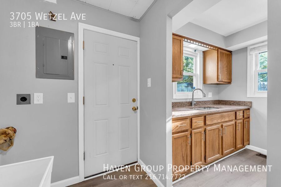 3705 Wetzel Ave, Cleveland, OH 44109- Spacious 3-bed 1-bath single-family home! property image