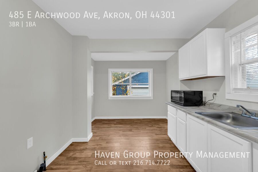 485 E Archwood Ave, Akron, OH 44301- Spacious 3-bed 1-bath single-family home! property image