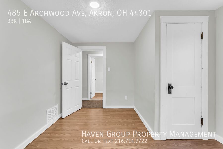 485 E Archwood Ave, Akron, OH 44301- Spacious 3-bed 1-bath single-family home! property image