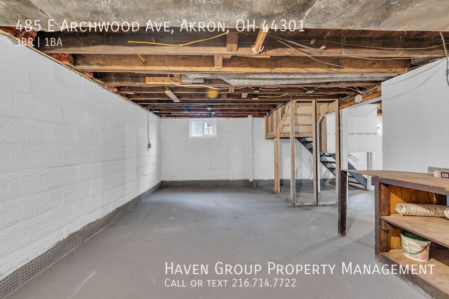 485 E Archwood Ave, Akron, OH 44301- Spacious 3-bed 1-bath single-family home! property image
