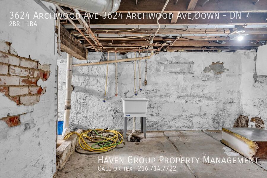 3624 Archwood Ave| DN, Cleveland, OH 44109 - Spacious 2-bed 1-bath multi-family home! property image