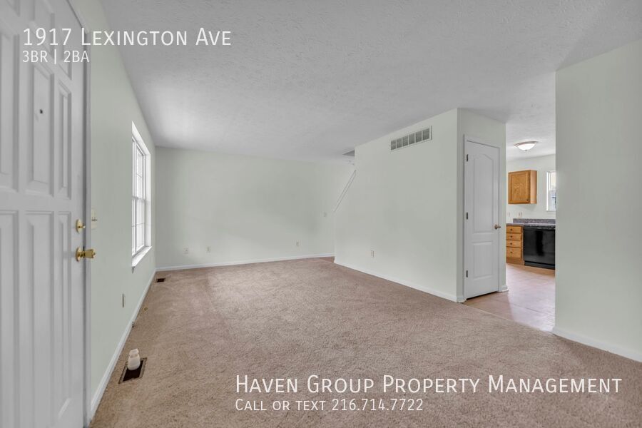1917 Lexington Ave, Lorain, OH 44052 - Spacious 3-bed 1.5-bath single-family home! property image