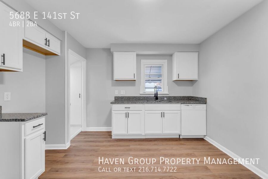 5688 E 141st St, Maple Heights, OH 44137 - Spacious 4-bed 2-bath single-family home! property image